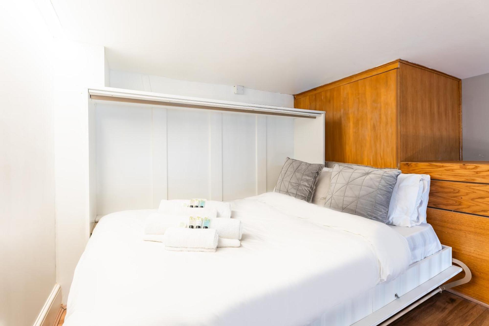 Luxury One Bedroom Flat In Westbourne Terrace ロンドン エクステリア 写真